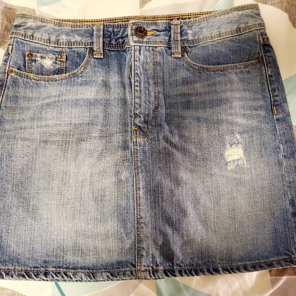 Gap womens Denim skirt size 2/26